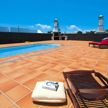 Holiday Homes - Ace02015-fyb Holiday home